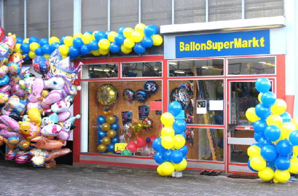 Ballonsupermarkt Riesenangebot in Verkaufshallen auf 600 qm