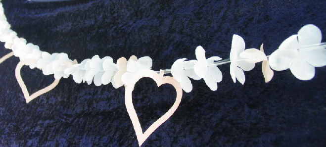 Flower Garland Hearts Bild